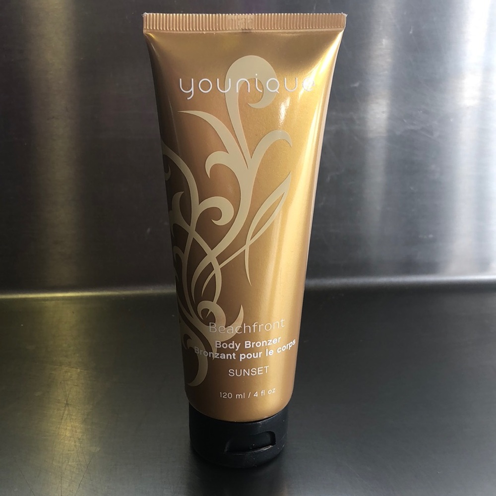 Younique Beachfront Body Bronzer